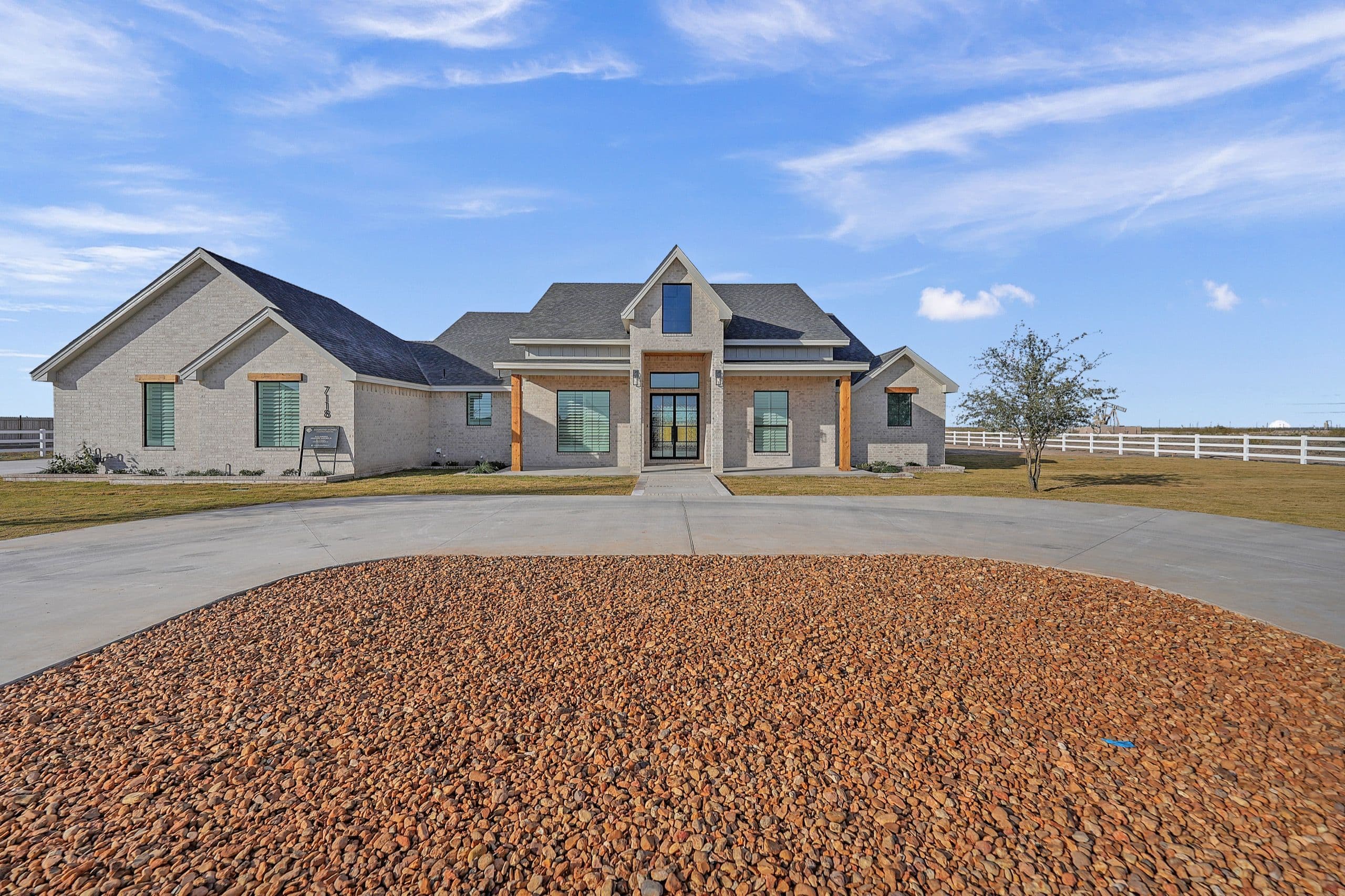 7118 WCR 42 - Photo 3